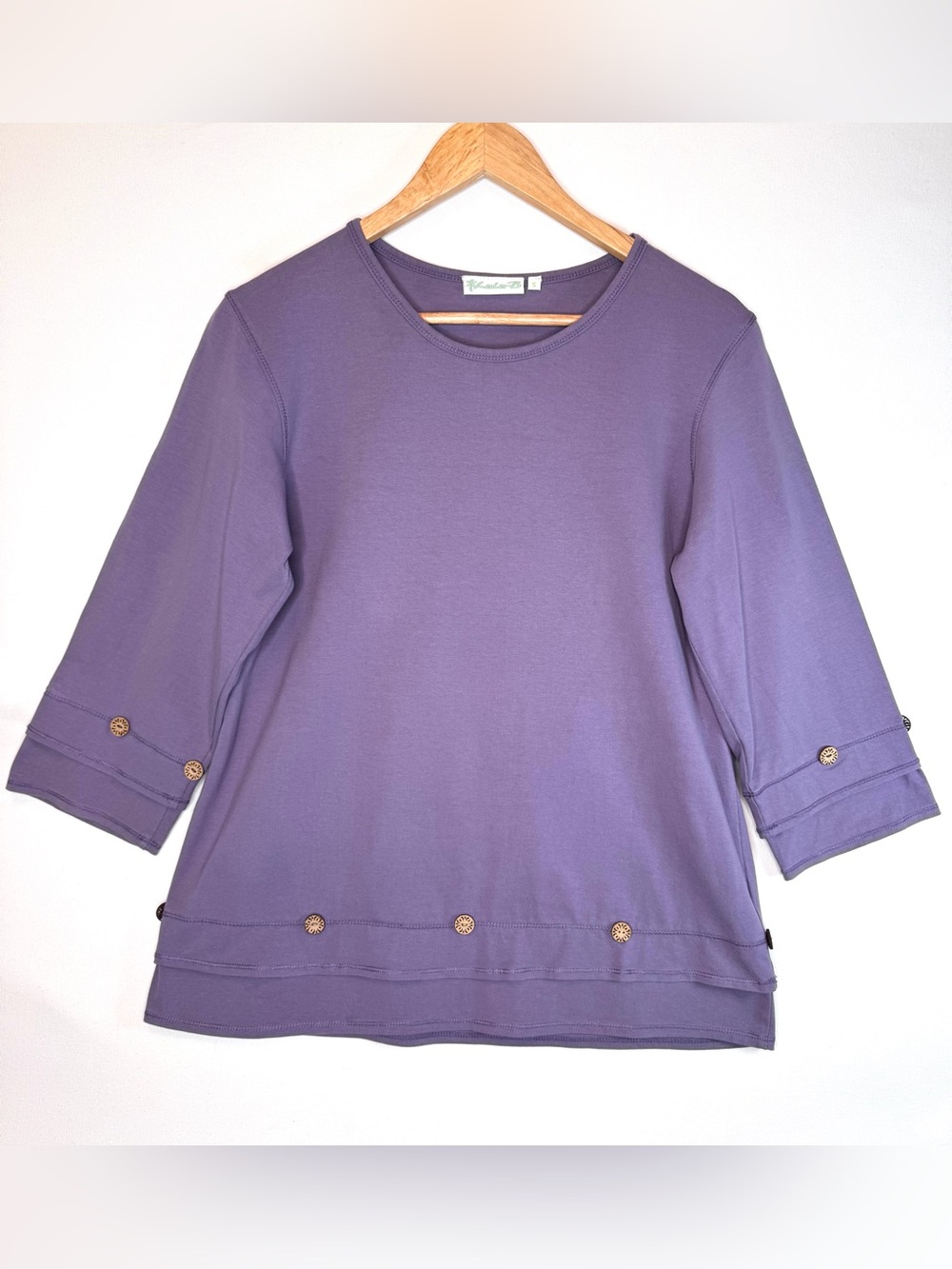 Lulu B 3/4 Sleeve Top cotton spandex wood buttons layered hem size small‎ purple